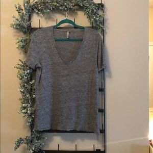 Banana Republic v neck marbled gray T-shirt